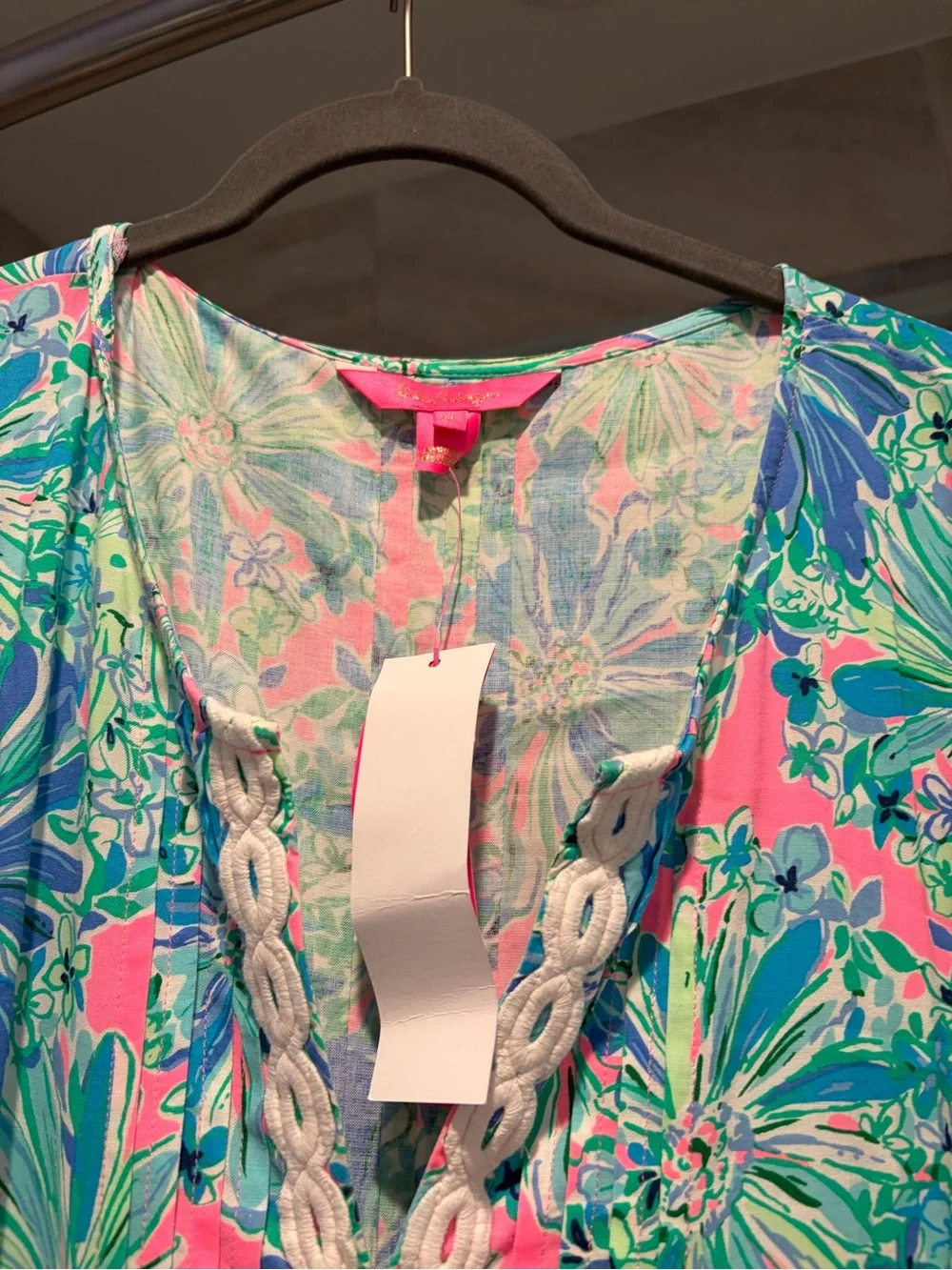 Lily Pulitzer Vibrant Floral Tunic Dress in Pink, Blue & Green. Brand new - Picture 2 of 2